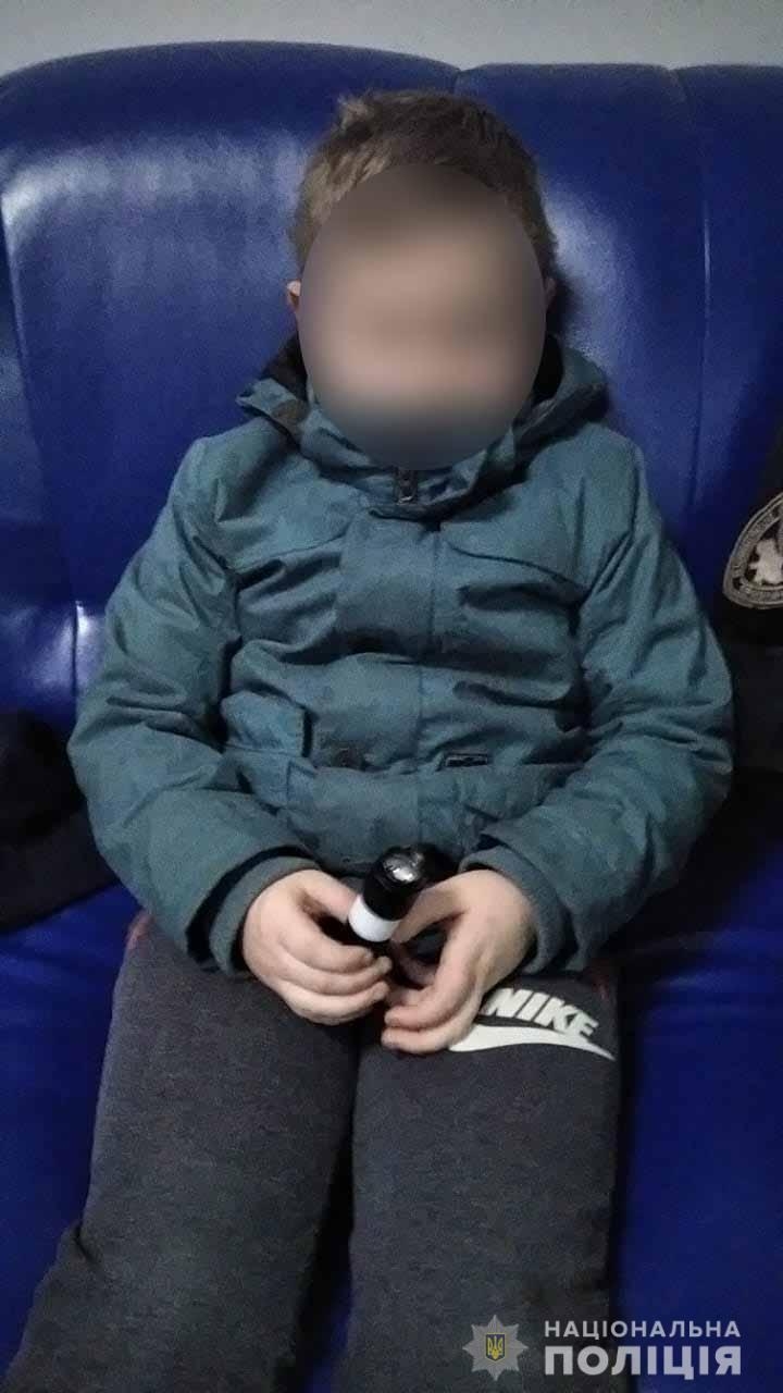 Вночі у центрі Вінниці копи знайшли 5-річного хлопчика: малюк загубився