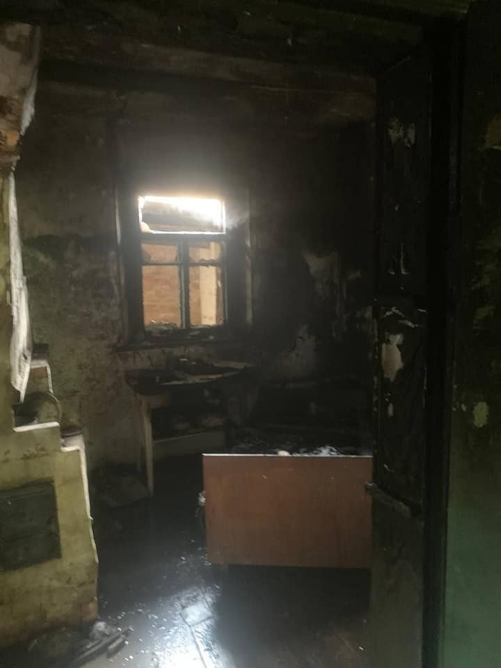 У Теплицькій громаді загорівся будинок постраждали двоє людей