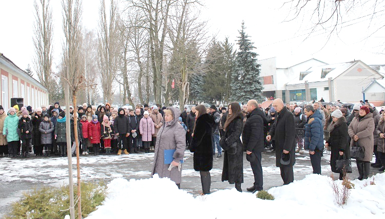 Він залишив нам біль і пам'ять про себе на Калинівщині відкрили меморіальну дошку полеглому Герою