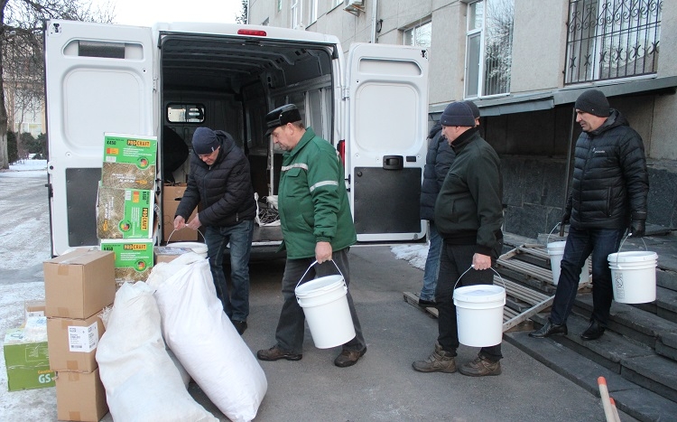 Жителі Калинівської громади передали чергову допомогу захисникам