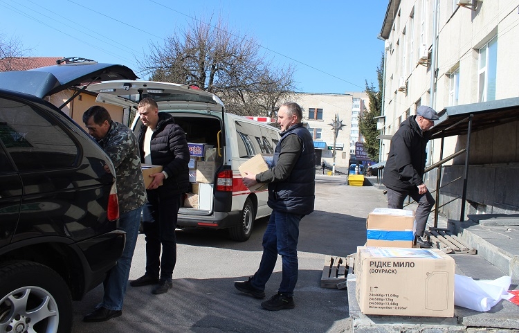 Військовим з Калинівщини передали автомобіль швидкої допомоги