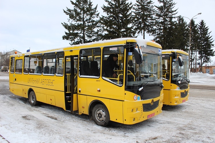 Калинівська громада отримала ще два шкільні автобуси