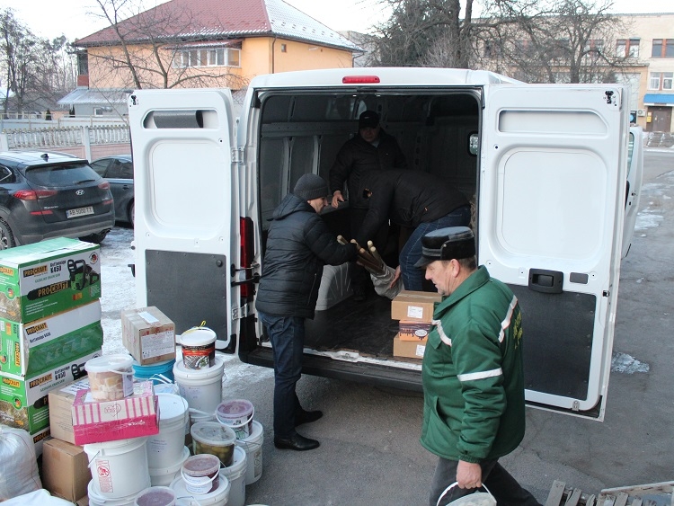 Жителі Калинівської громади передали чергову допомогу захисникам