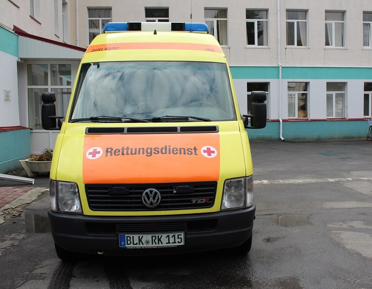 Калинівська лікарня отримала автомобіль "швидкої" з Німеччини