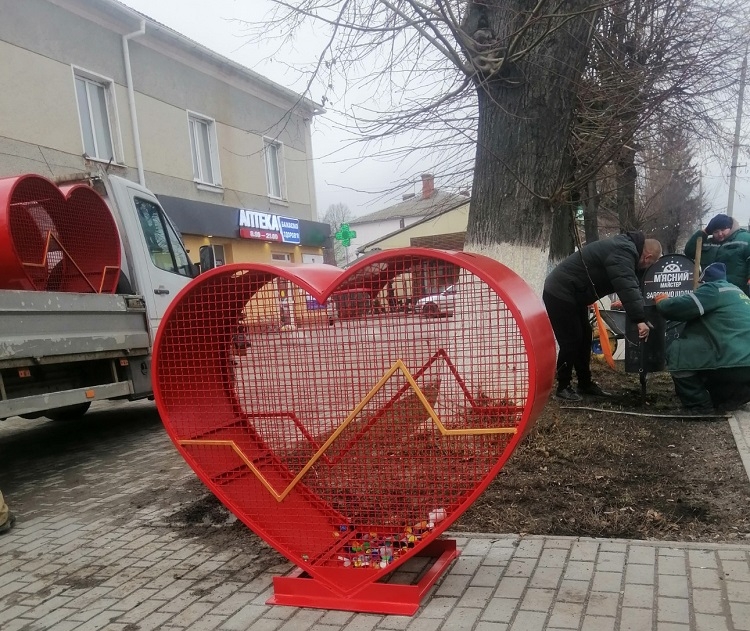 На вулицях Калинівки встановили контейнери для збору пластикових кришечок
