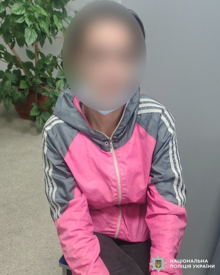 35-річна жителька Вінницького району жорстоко побила палицею 16-річну доньку по голові