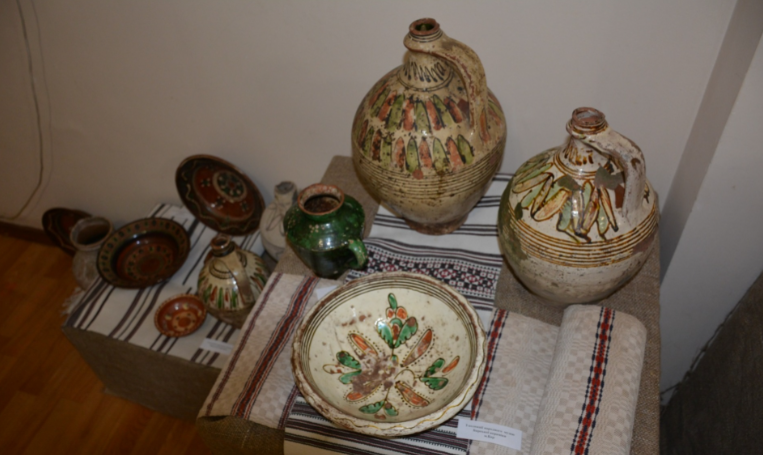 У Вінниці відкрили виставку Барської кераміки «Відродження традицій»