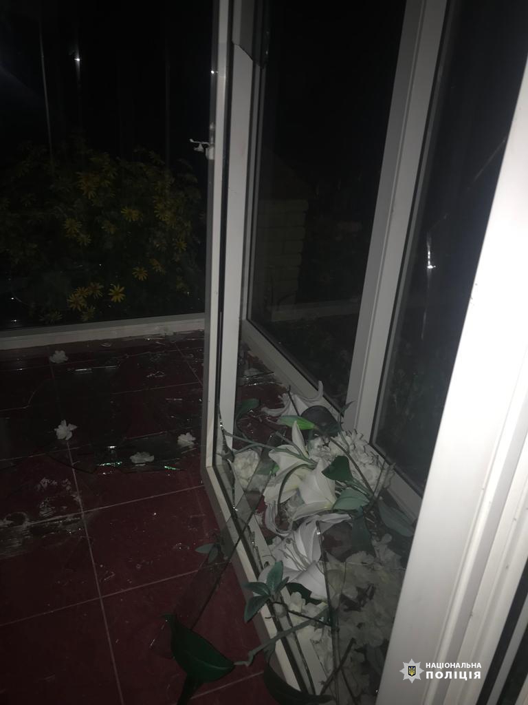 Вночі на Жмеринщині п'яний чоловік пошкодив приміщення каплички