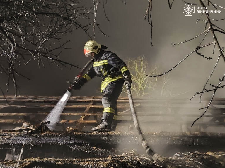 У Козятинському районі згоріло дві тонни сіна, а у Жмеринському вигоріла кімната