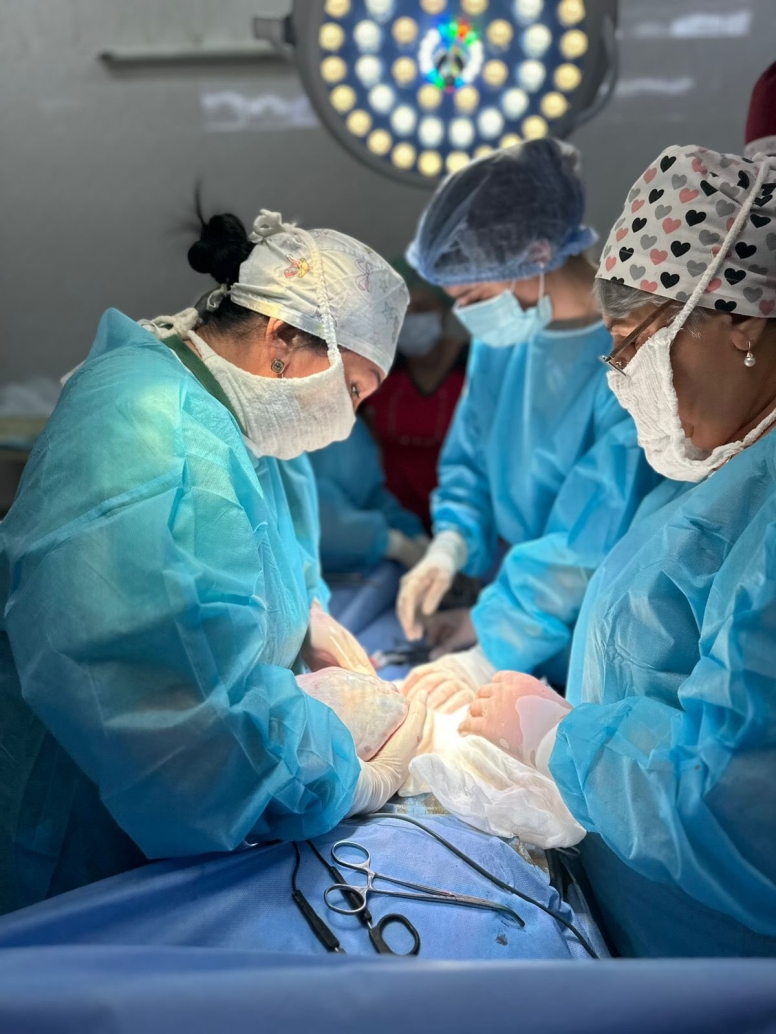 Хірурги видалили 18-кілограмову кістому яєчника у вінничанки