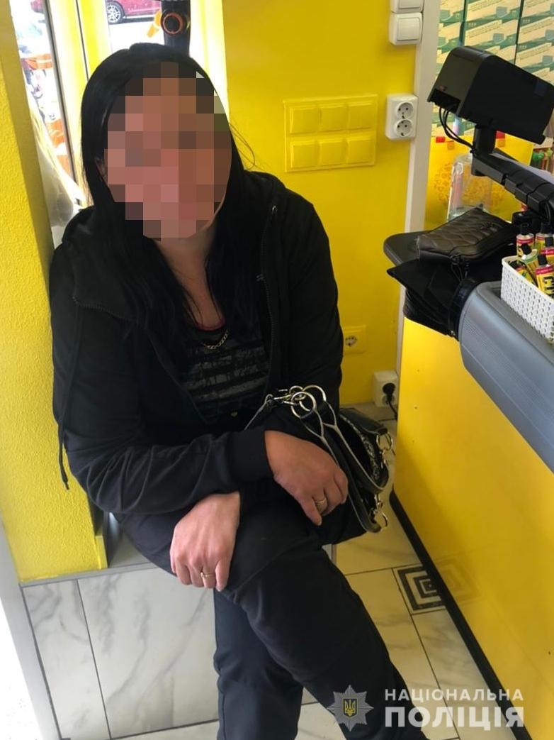 За крадіжку сумок з магазину у Вінниці жінці загрожує до 4-х років тюрми