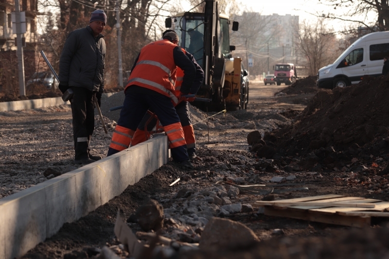 В Агрономічному ремонтують одну з центральних доріг