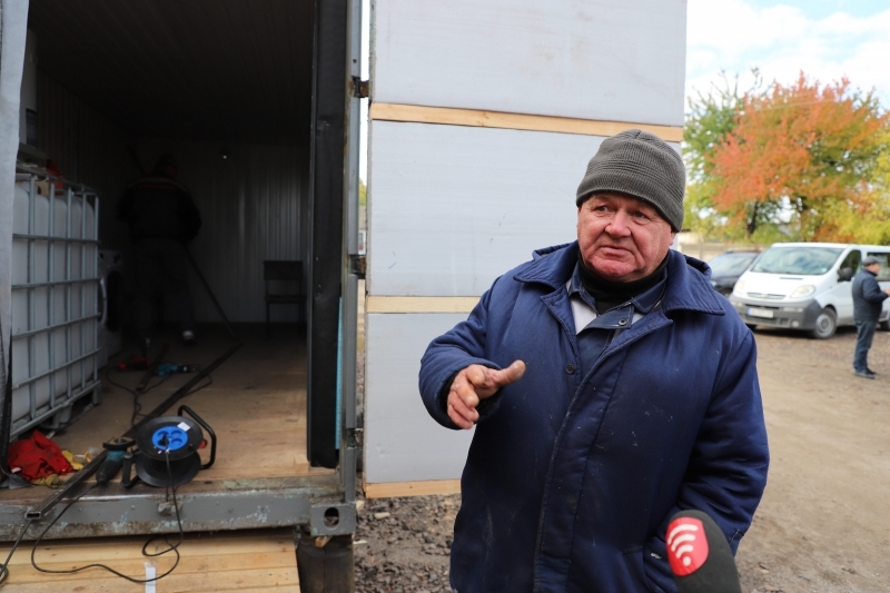 Крижопільська громада передає військовим на передову мобільну лазню