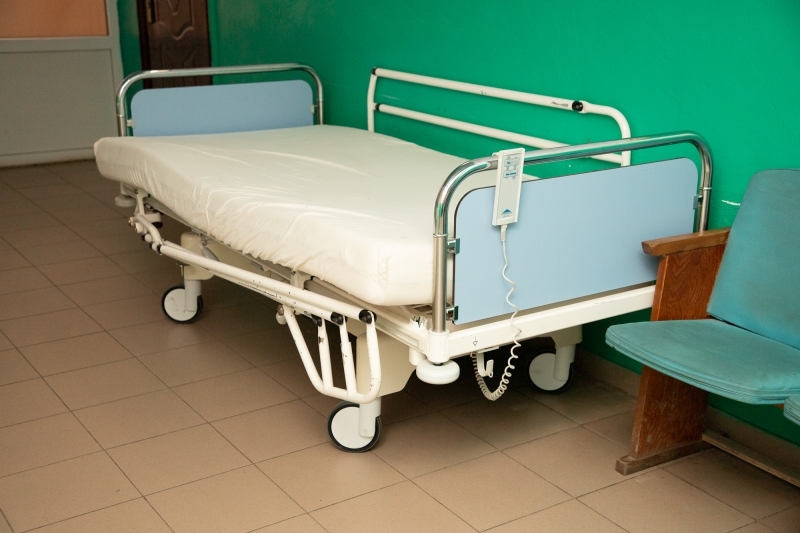 Чернівецька лікарня отримала десять багатофункціональних ліжок від Гумштабу