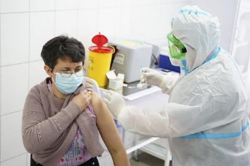 На Вінниччині бустерну дозу вакцини отримали майже 800 людей