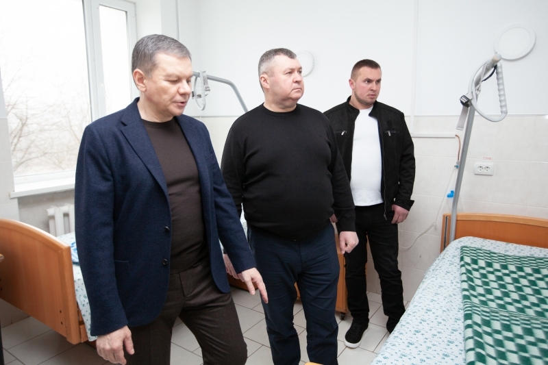 Оратівська лікарня отримала апарати ШВЛ та меблі від Гумштабу