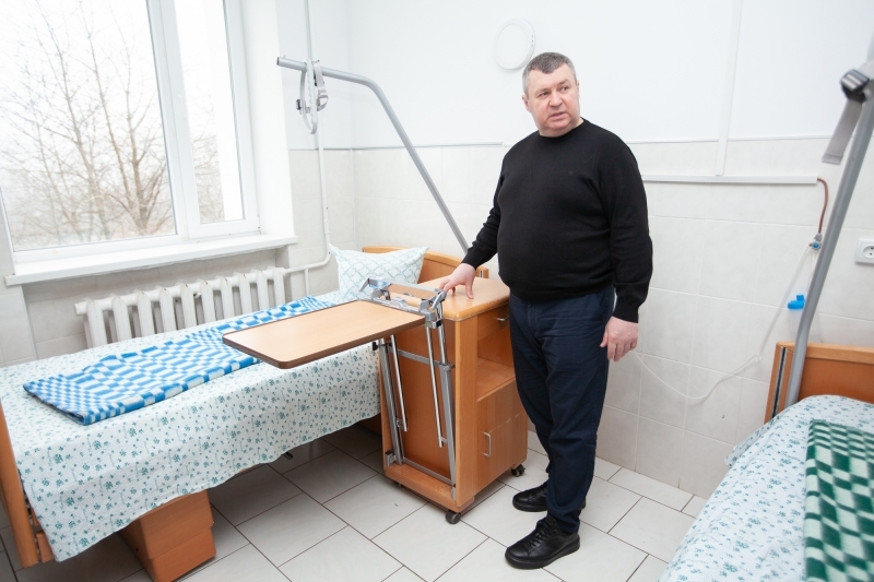 Оратівська лікарня отримала апарати ШВЛ та меблі від Гумштабу