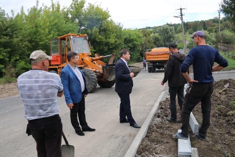 Ремонт комунальної дороги у селі Качківка завершується