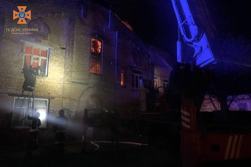 У Вінниці на Брацлавській загорівся багатоквартирний будинок - загинула жінка