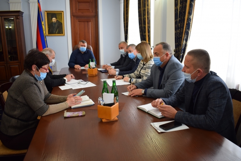 У Вінниці обговорили критичну ситуацію з поширенням COVID-19 та опаленням комунальних закладів