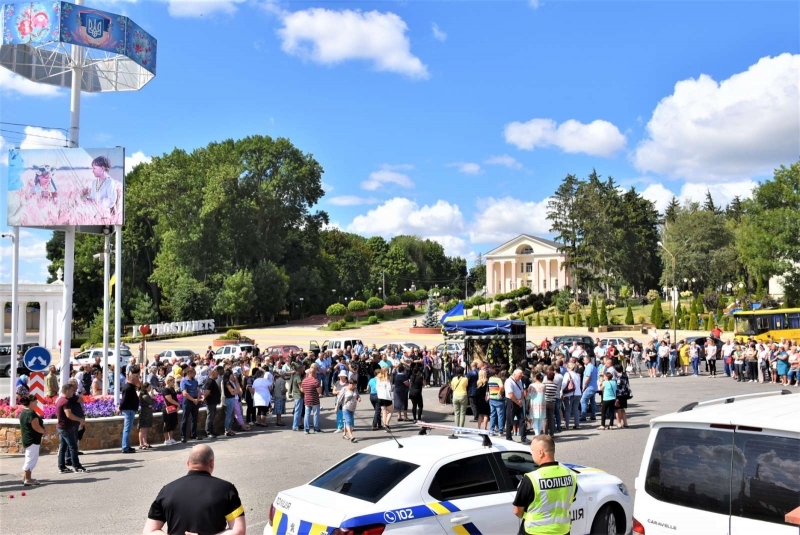 У Тростянецькій громаді попрощались із Героєм Ігорем Наконечним