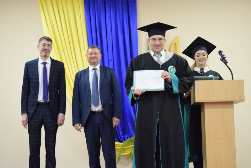 У Вінниці вручили дипломи випускникам Академії безперервної освіти