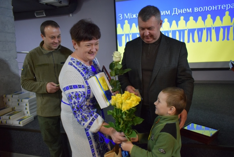 Волонтерів Вінниччини привітали зі святом та вручили нагороди