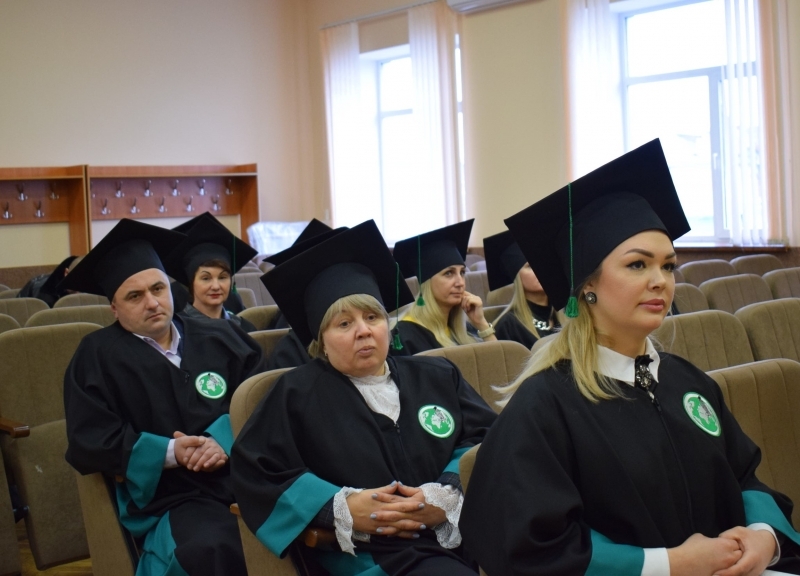 У Вінниці вручили дипломи випускникам Академії безперервної освіти
