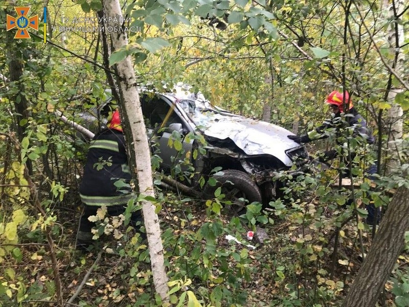 В Гущинцях рятувальники визволяли заблокованого в салоні авто пасажира