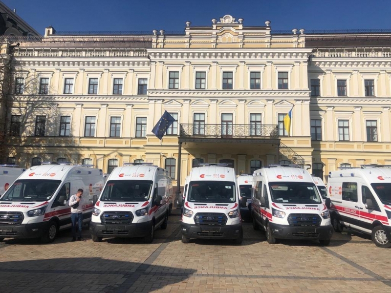 Вінниця отримала спецавтомобіль для акушерсько-гінекологічних бригад