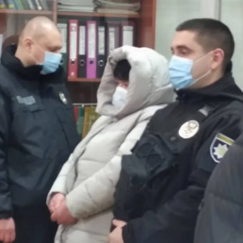 У Вінниці засудили жінку, яка жорстоко вбила співмешканця на очах у сина