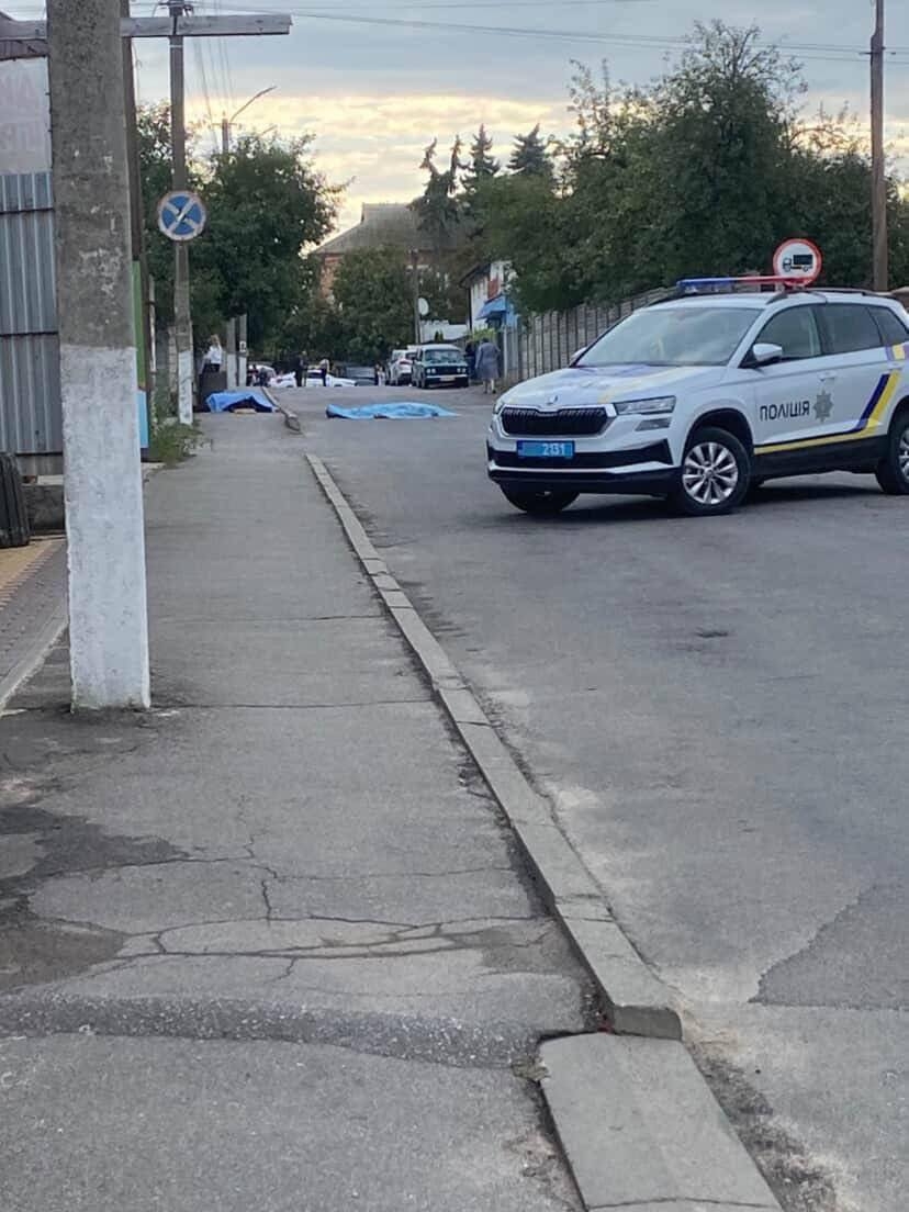 На Вінниччині вранці знайшли тіла двох школярів з ножовими пораненнями