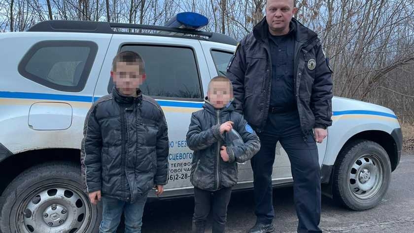 Братиків з Вінниччини, які босоніж втекли з дому, знайшли в Одеській області