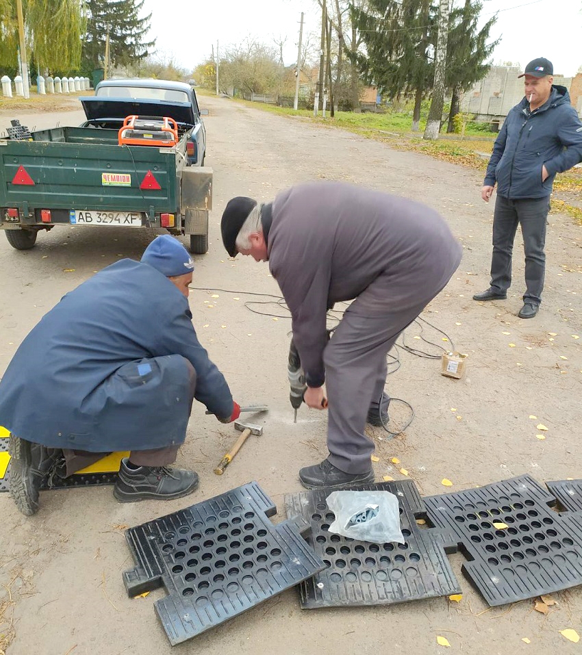 У Калинівській громаді встановили ще два лежачих поліцейських