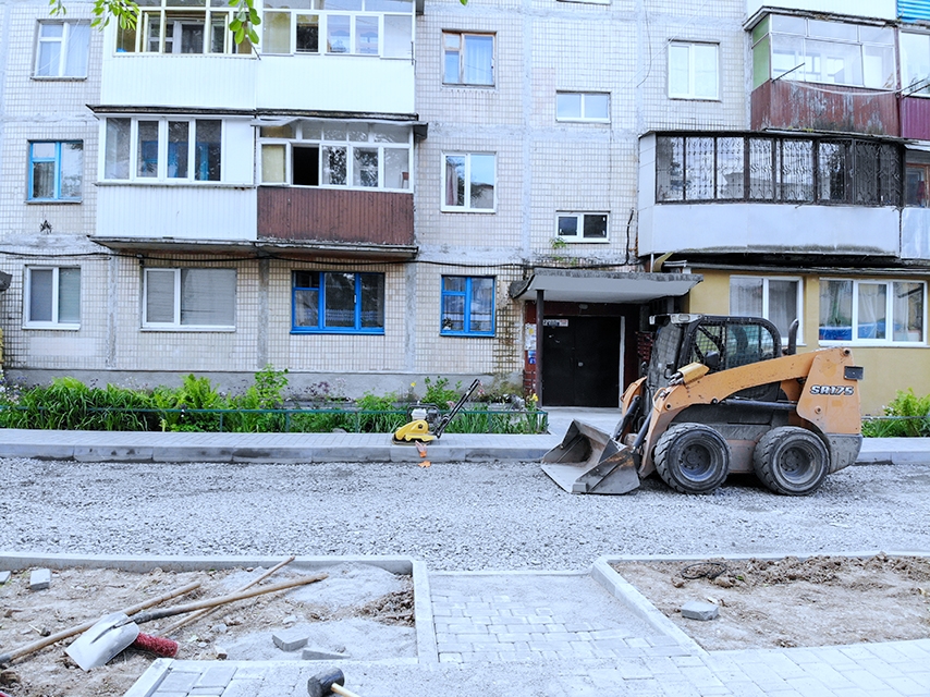 На Вишеньці та у середмісті Вінниці капітально ремонтують двори багатоповерхівок