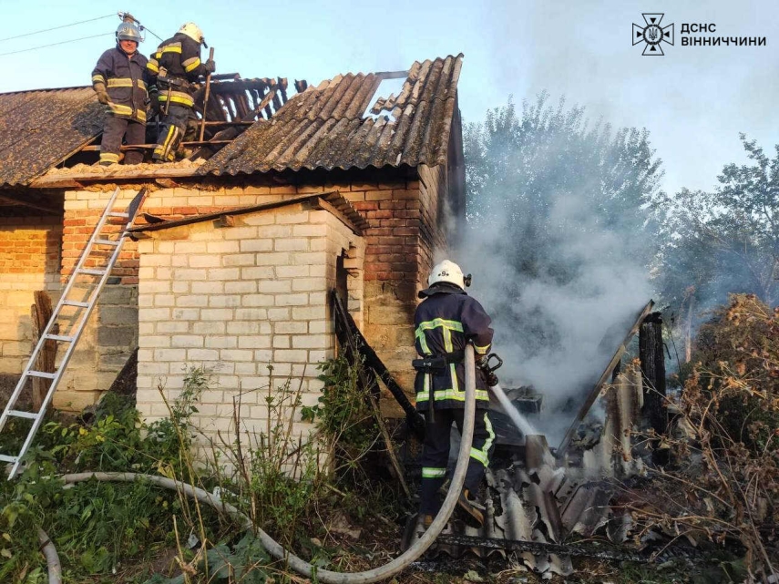 За минулу добу вінницькі рятувальники 70 разів виїжджали на ліквідацію пожеж