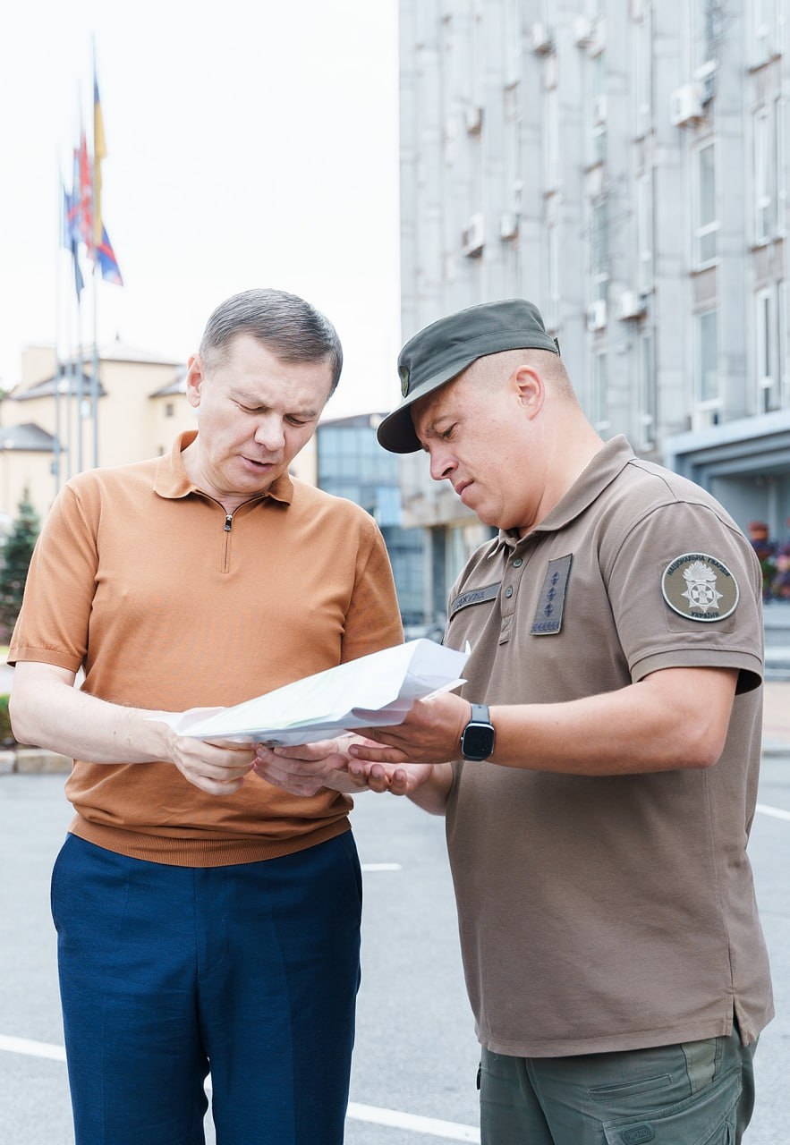 Мер Вінниці Сергій Моргунов передав військовим ключі від двох автівок