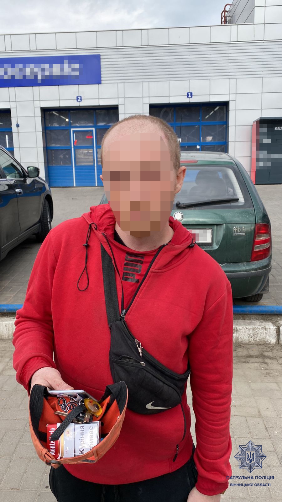 У Вінниці патрульні зупинили чоловіка - гуляв з наркотиками в кишені 