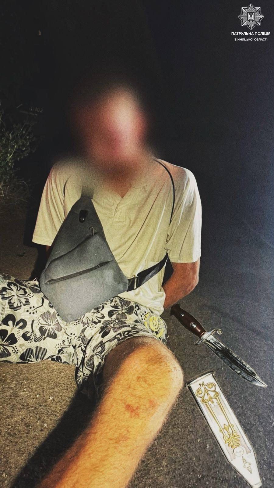 Вночі у Вінниці затримали чоловіка, який погрожував ножем перехожим