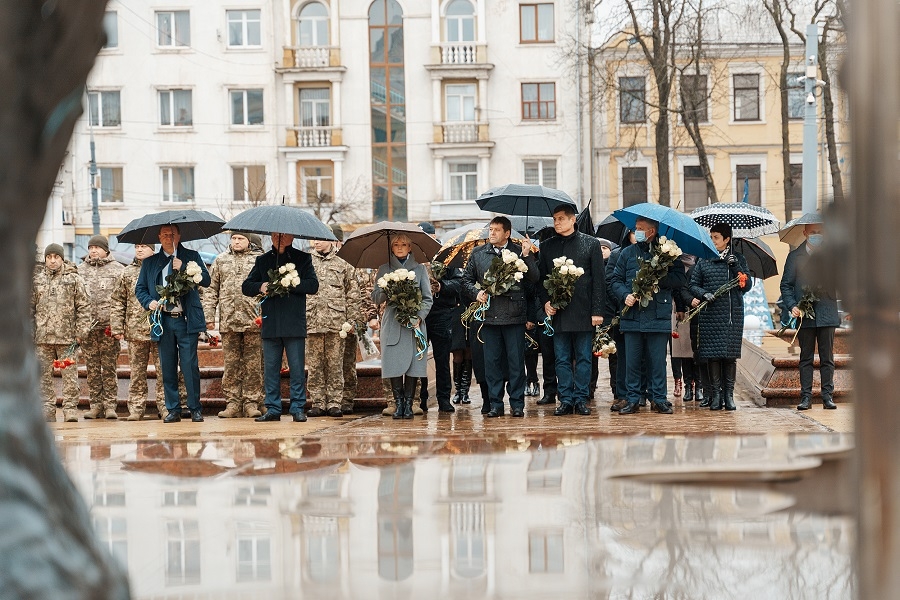 У Вінниці відбулося покладання квітів з нагоди відзначення Дня Гідності та Свободи