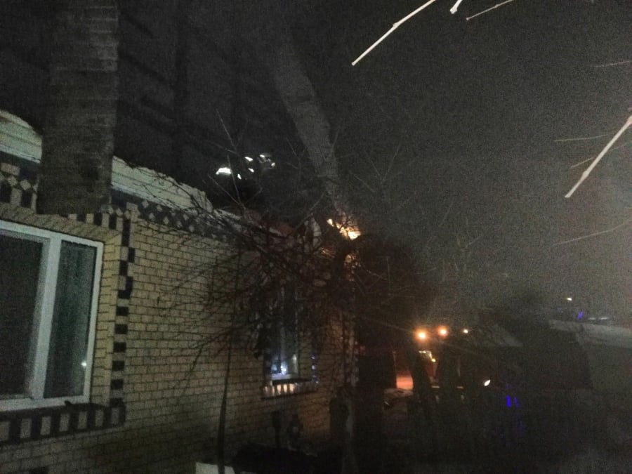 Рятувальники гасили вогонь у трьох приватних будинках на Вінниччині