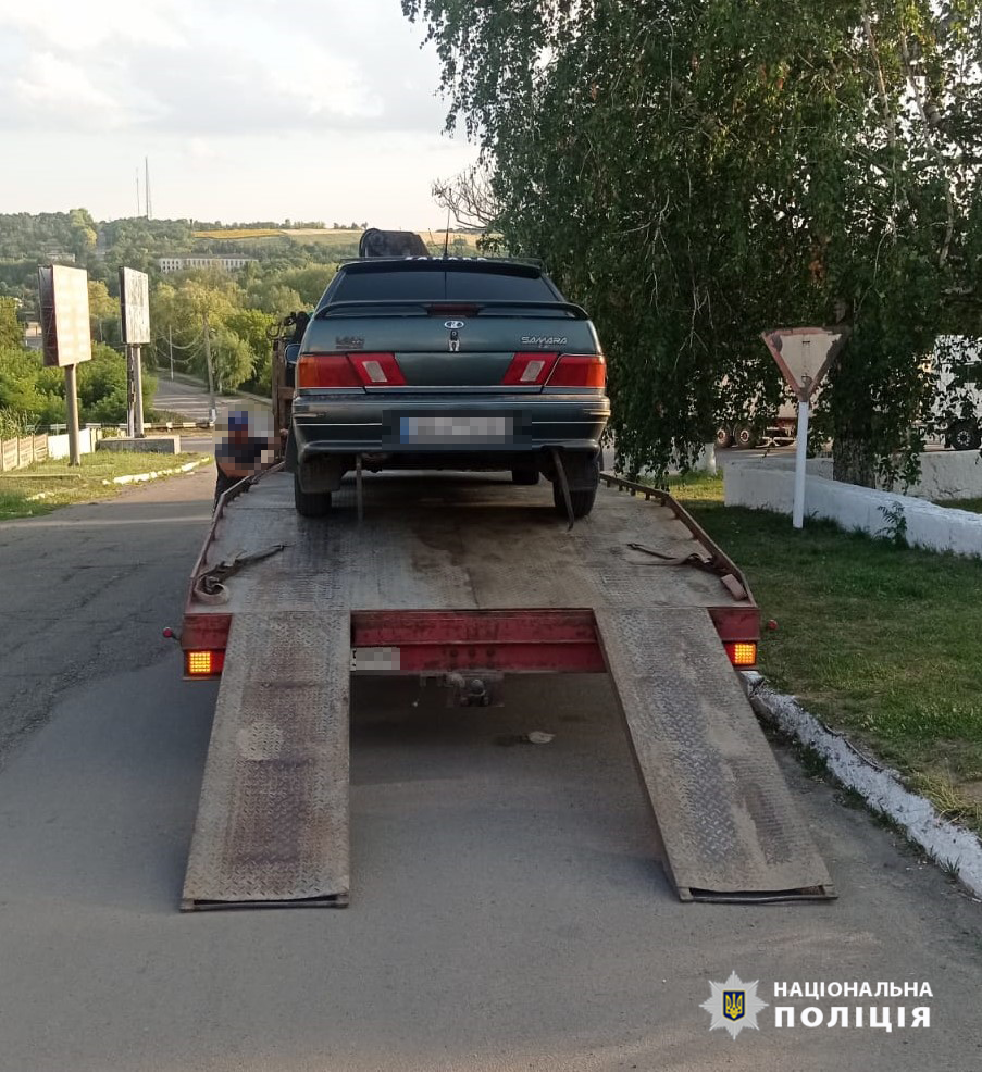 У Гайсинському районі нетверезий водій намагався відкупитись від поліцейських