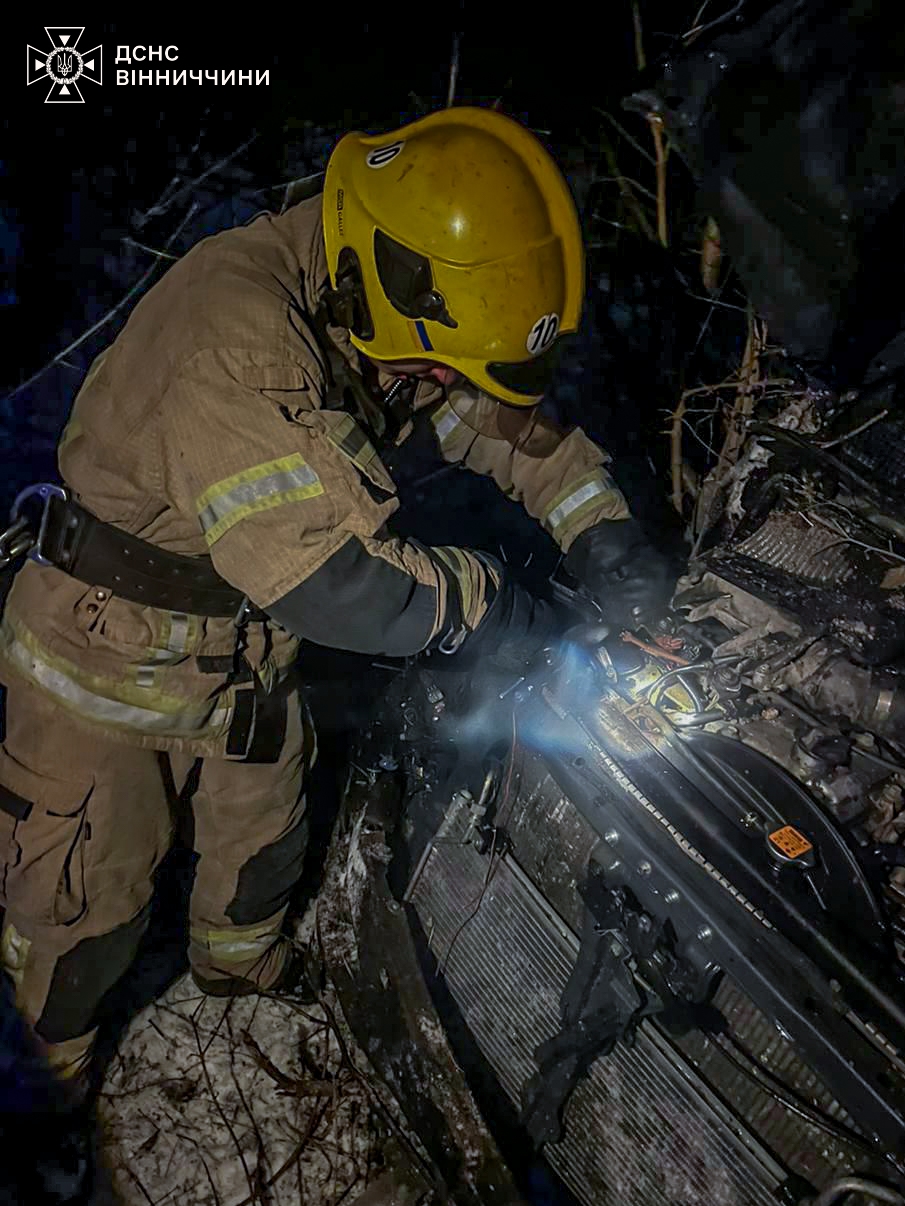 В Глуховецькій громаді сім легковиків застрягли в снігових заметах