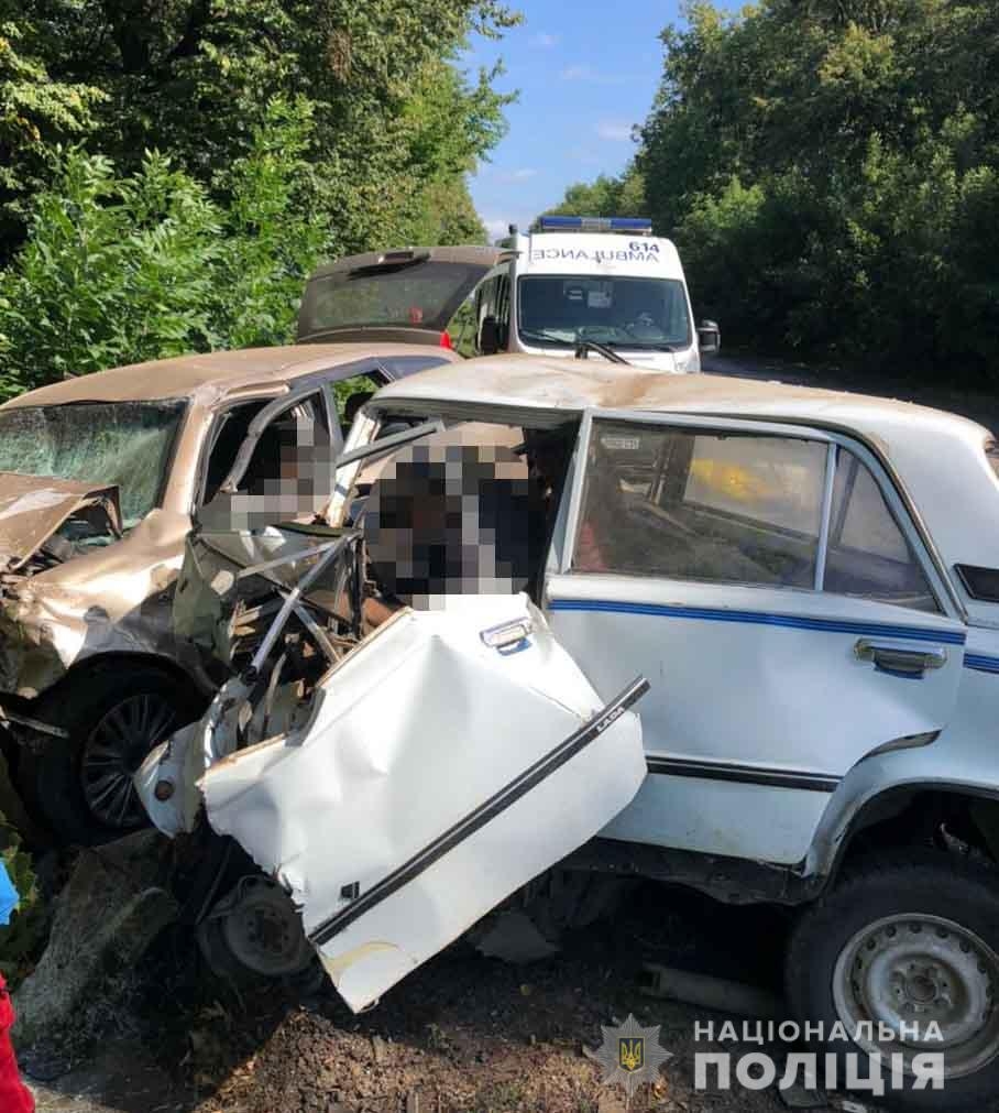 В Тульчинському районі зіштовхнулись "ВАЗ" та Chevrolet: двоє людей загинули