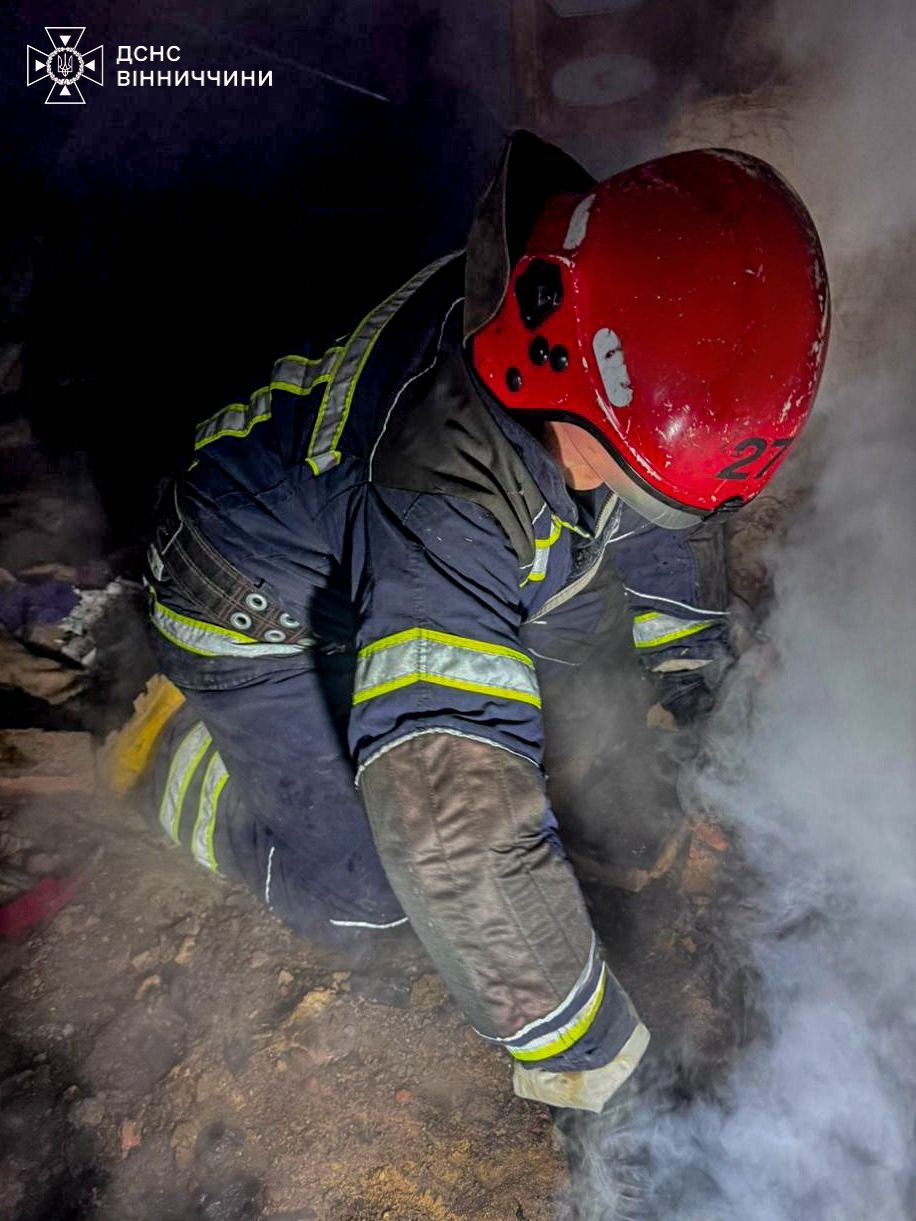 У Вінниці під час пожежі на вул.Мирослава Скорика надзвичайники врятували людину