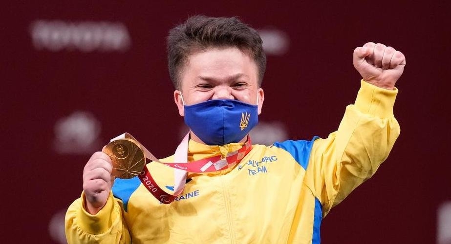 Чемпіонка з пауерліфтингу з Вінниччини та її тренер отримали Президентську стипендію