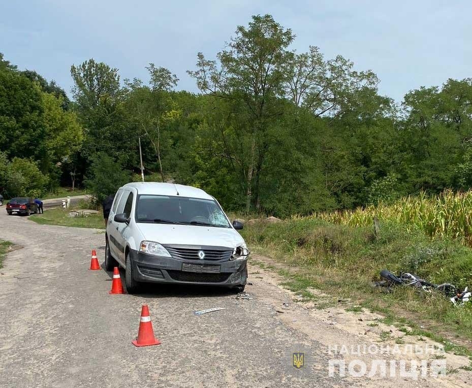 У Могилів-Подільському районі водій Renault збив 15-річного мотоцикліста