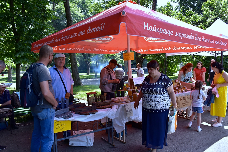 У Вінниці на фестивалі пам’яті Тараса Сича зібрали 45 тис грн, які спрямують на допомогу військовим