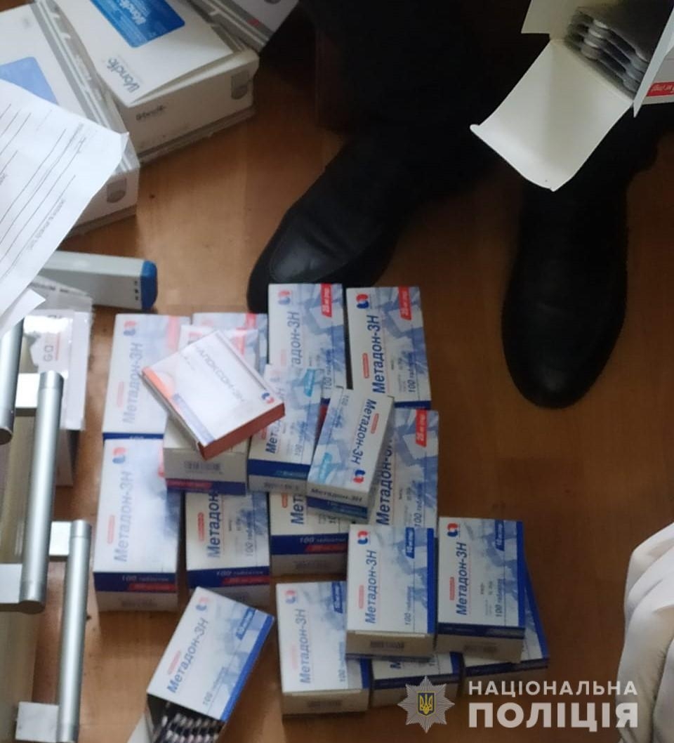 Медпрацівниця одного з відділень райлікарні на Вінниччині торгувала метадоном