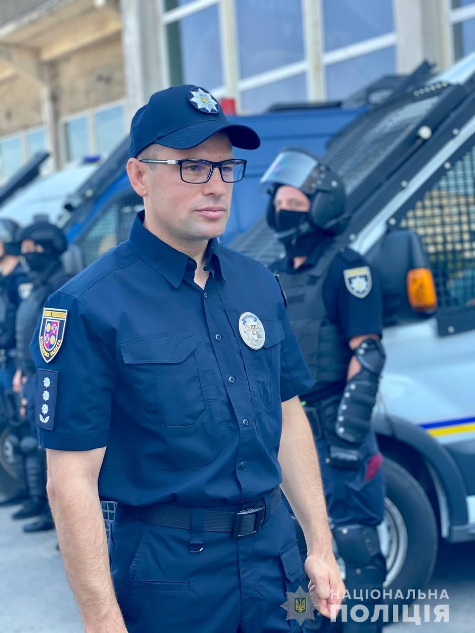 Заспокоювали натовп та шукали вибухівку: у Вінниці поліцейські провели масштабні навчання